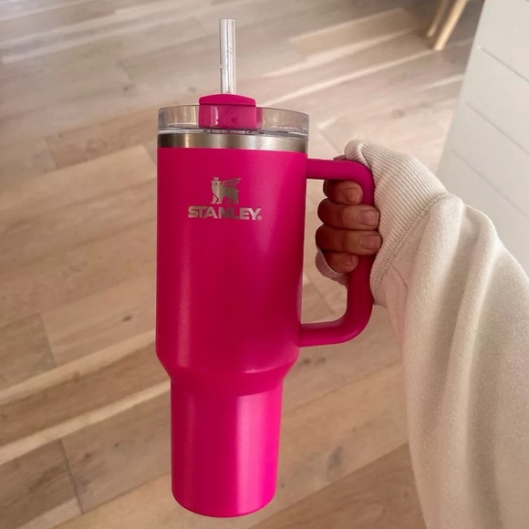 NEW Stanley 40 oz. H2 .0 Flowstate Quencher Tumbler in Camelia - Picture 4 of 5